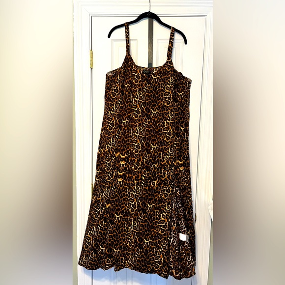 SALE! Bundle & Save 1X dress leopard print, thigh slit, side zip w/ adj straps - Picture 1 of 6